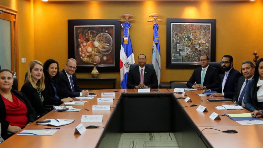 Superintendente de Bancos se reúne con el subsecretario del Departamento del Tesoro de EE.UU.