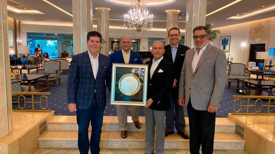 Academia Dominicana de Gastronomía reconoce a Sigfrido Pared Pérez Academia Dominicana de Gastronomía reconoce a Sigfrido Pared Pérez