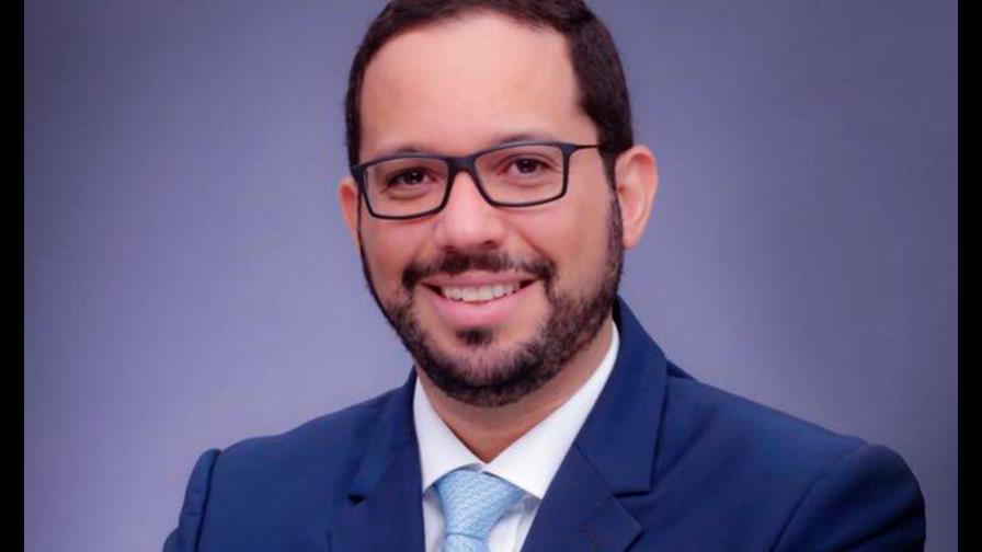 Eduardo Sanz Lovatón y Sigmund Freud tomarán licencia para ejercer funciones en el Estado