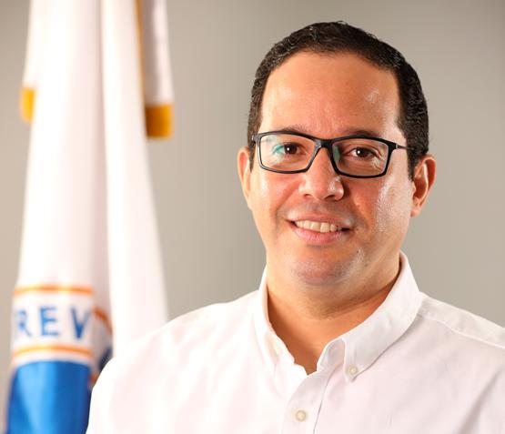 Director legal del PRM defiende propuestas de Luis Abinader para reducir burocracia