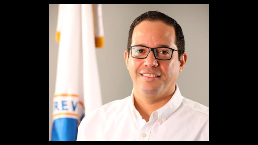 Director legal del PRM defiende propuestas de Luis Abinader para reducir burocracia