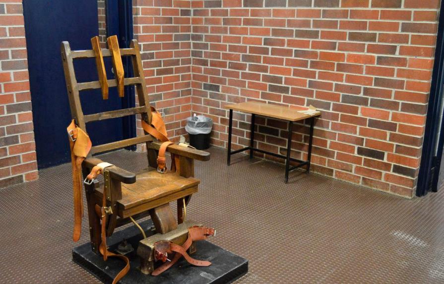 Estado de EEUU obliga a condenados a muerte a elegir entre silla eléctrica y pelotón de fusilamiento
