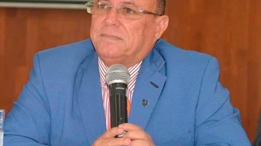 Muere de COVID-19 profesor y dirigente peledeísta Silverio González
