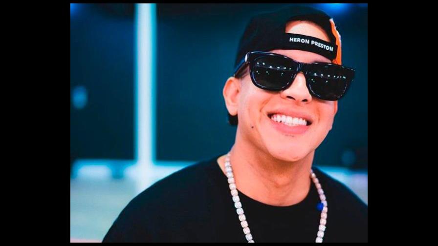 Daddy muestra su dominio del piano y sorprende a sus fans 