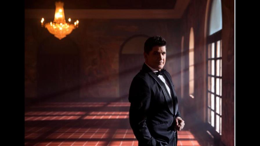 Eddy Herrera anuncia que “Ha llegado el amor”