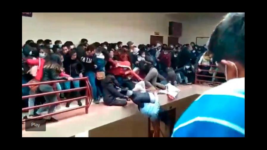 Mueren cinco universitarios al caer de un cuarto piso en Bolivia
