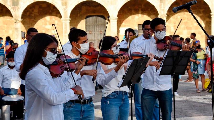 Sinfonía Callejera lleva música y alegría al parque Mirador Sur y a la Plaza España