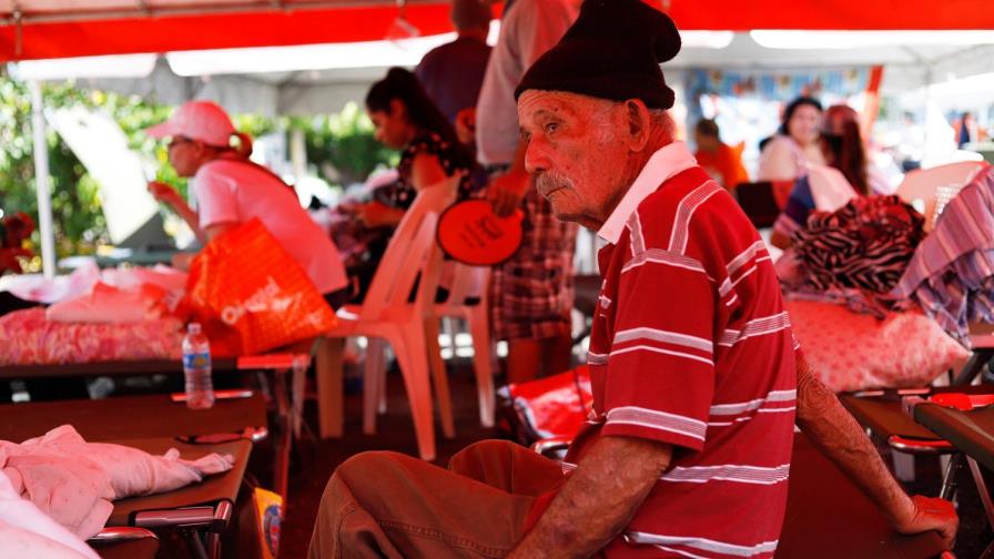 Puertorriqueños se niegan a abandonar refugios después del sismo