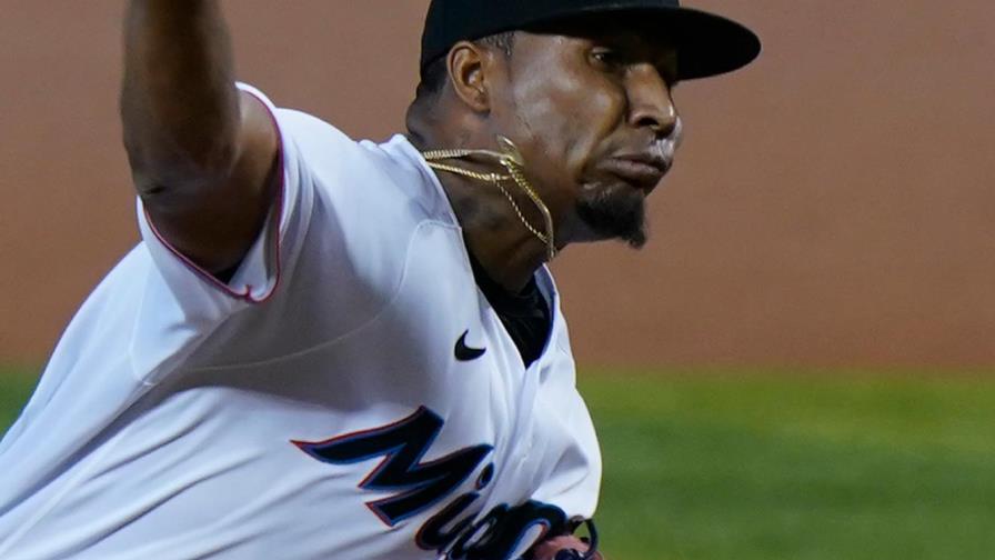 Sánchez maniata a Filis al lanzar juego completo por Marlins