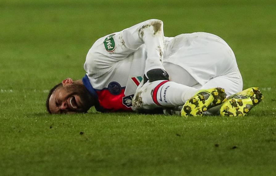 Neymar se lesiona pero PSG supera a Caen en Copa de Francia