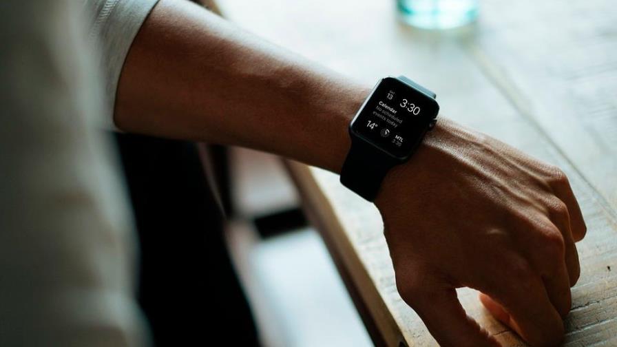 Smartwatch llama al 911 tras caer alpinistas por acantilado Smartwatch llama al 911 tras caer alpinistas por acantilado