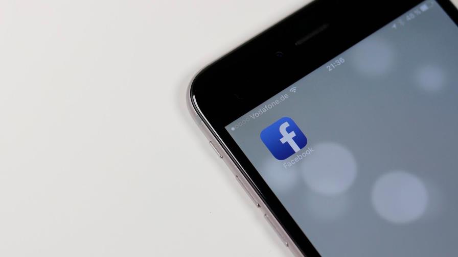 Facebook veta a político indio del gubernamental BJP por incitar al odio