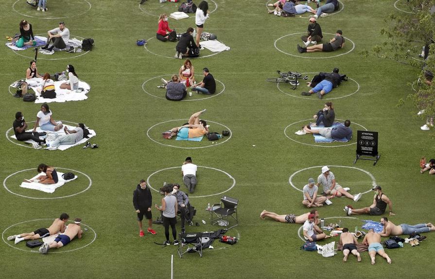 San Francisco llena sus parques de círculos en el suelo por la pandemia