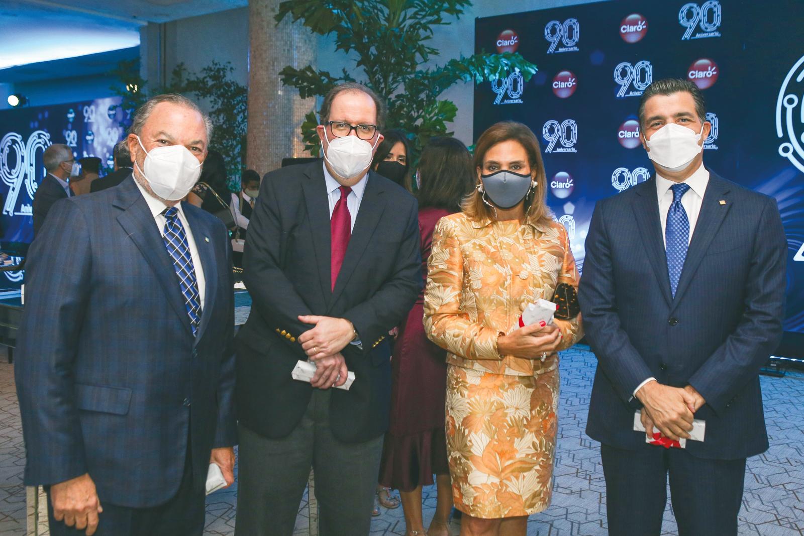 Frank Rainieri, Felipe Vicini , Haydée Kuret de Rainieri y Christopher Paniagua.
