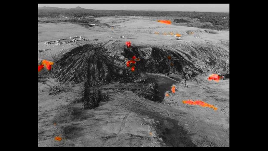 Sofocan en su totalidad incendio que afectaba vertedero de Duquesa