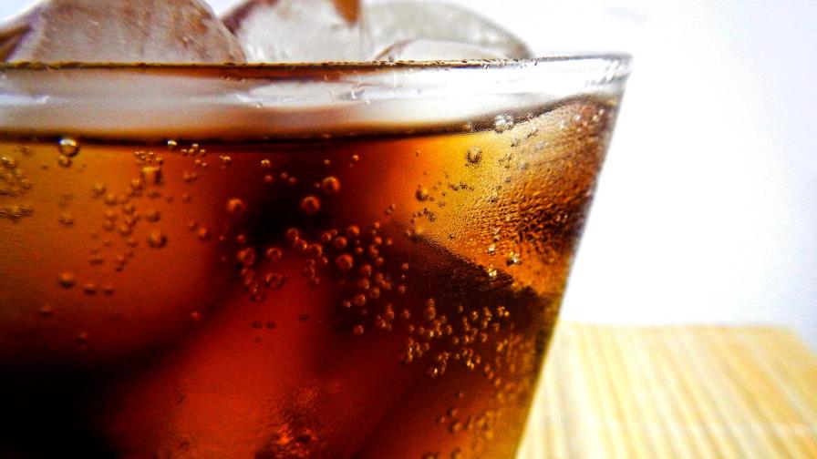 Coca-Cola gana 65% más en primer trimestre pero avisa de impacto de COVID-19