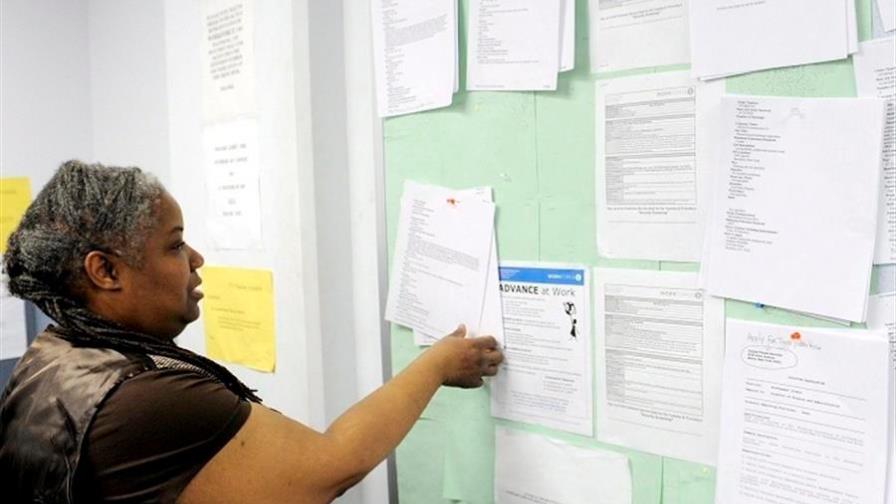 Las solicitudes semanales de subsidio por desempleo suben a 373.000 en EEUU