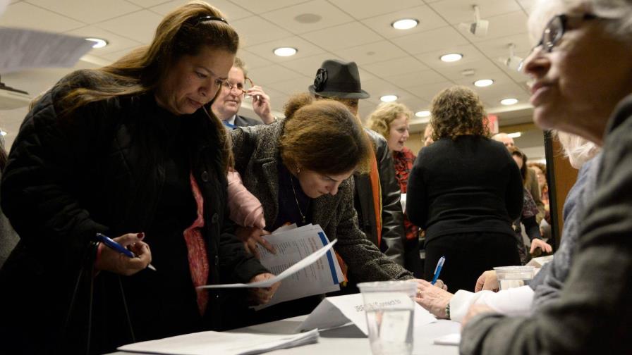 Bajan a 406.000 las solicitudes semanales del subsidio de desempleo en EEUU