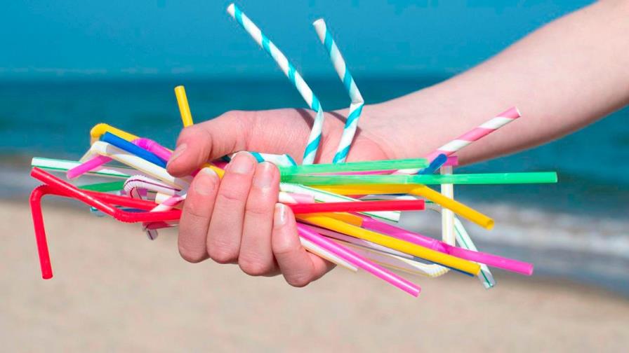 Regidores de la capital aprueban resolución para descontinuar uso de sorbetes plásticos