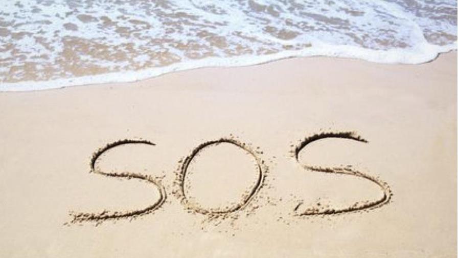 Como en las películas, por señal de SOS rescatan tripulantes de veleros en Pikelot Island