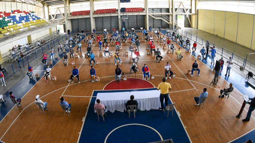 Ministerio de Deportes abre el plan de ayuda a unos 3,000 deportistas fuera del Parni