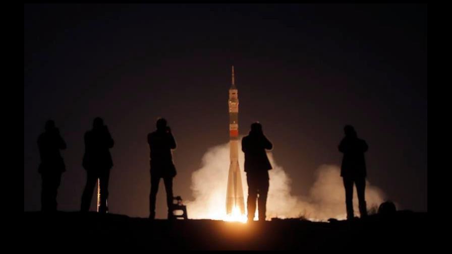 EEUU se asegura otro asiento en una Soyuz rusa para el lanzamiento en otoño