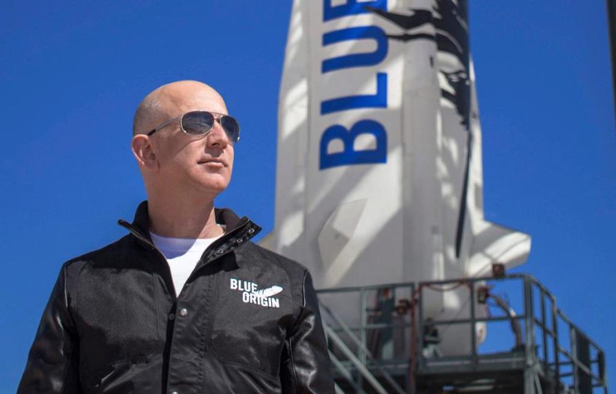 En la guerra de los multimillonarios por llegar primero al espacio Branson quiere vencer a Bezos