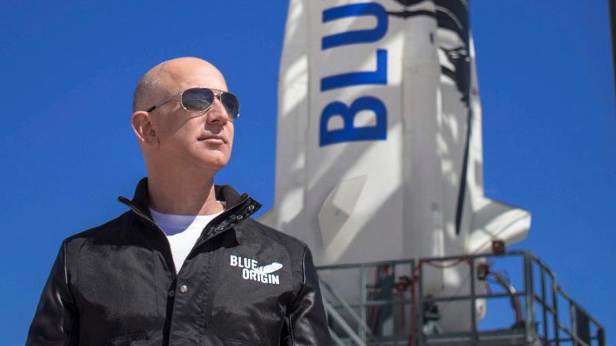 En la guerra de los multimillonarios por llegar primero al espacio Branson quiere vencer a Bezos En la guerra de los multimillonarios por llegar primero al espacio Branson quiere vencer a Bezos