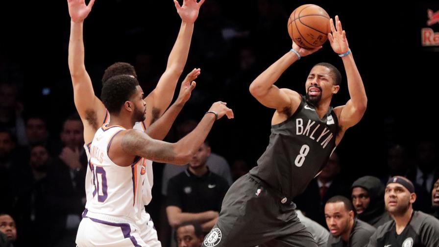Los Nets remontan y vencen a los fatigados Suns guiados por 24 puntos de Dinwiddie