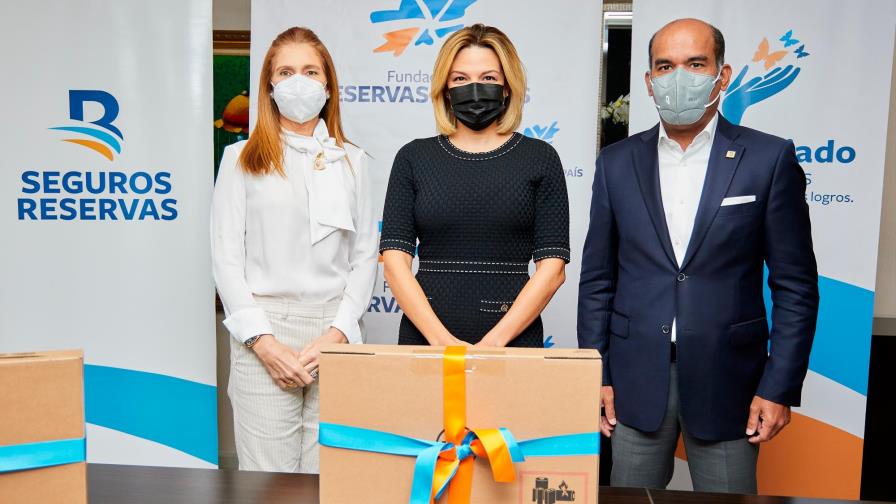 Seguros Banreservas dona equipos de computadoras