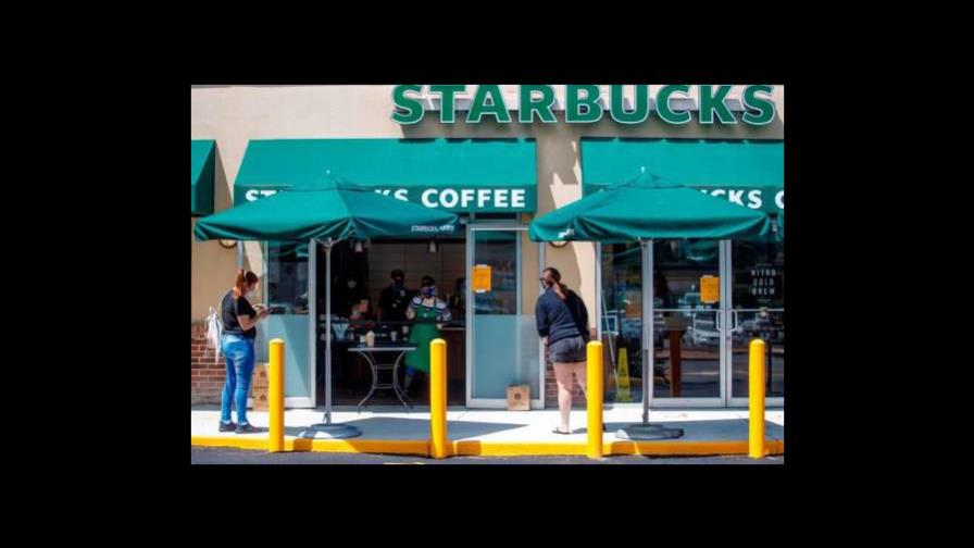 Starbucks cerrará unas 400 cafeterías como consecuencia de la pandemia Starbucks cerrará unas 400 cafeterías como consecuencia de la pandemia