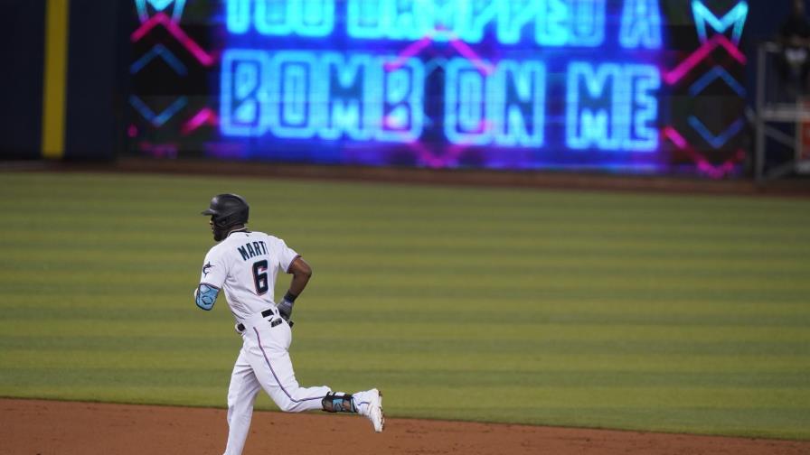 Marte pega cuatro hits, incluido un jonrón y Marlins aplastan 11-4 a Rockies