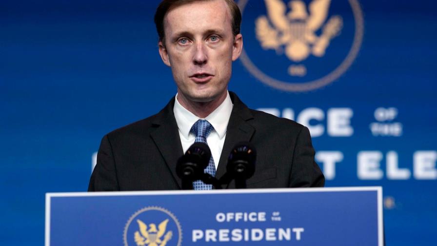 Estados Unidos revisará su acuerdo con los talibanes en Afganistán