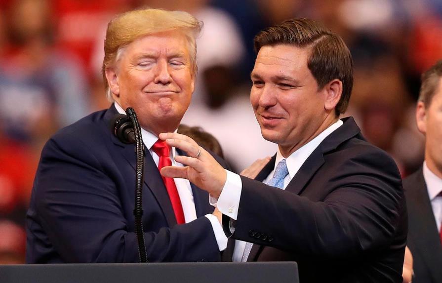Sondeo pone al gobernador de Florida por encima de Trump en comicios de 2024