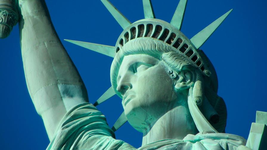 Nueva York amenaza con cerrar una sinagoga tras un funeral multitudinario Nueva York amenaza con cerrar una sinagoga tras un funeral multitudinario