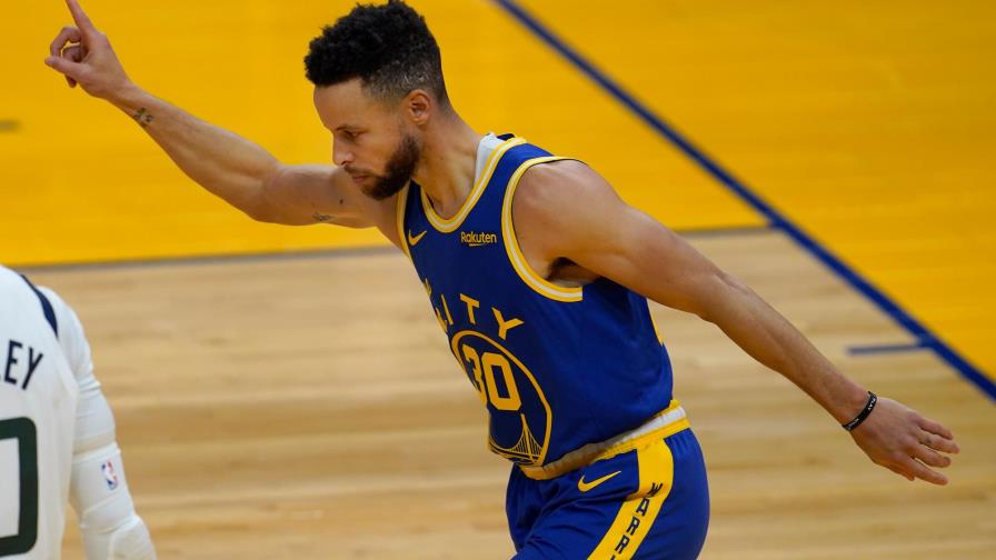 Warriors detienen mala racha frente a Utah guiado por Curry y Green 