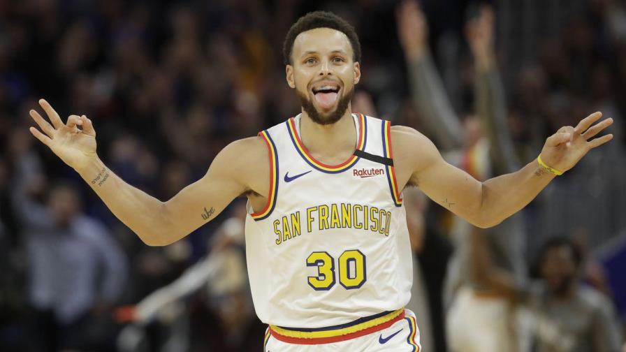 Stephen Curry saca de su casilla a Javale McGee al decirle a cuál jugador le encestaría 60 puntos Stephen Curry saca de su casilla a Javale McGee al decirle a cuál jugador le encestaría 60 puntos