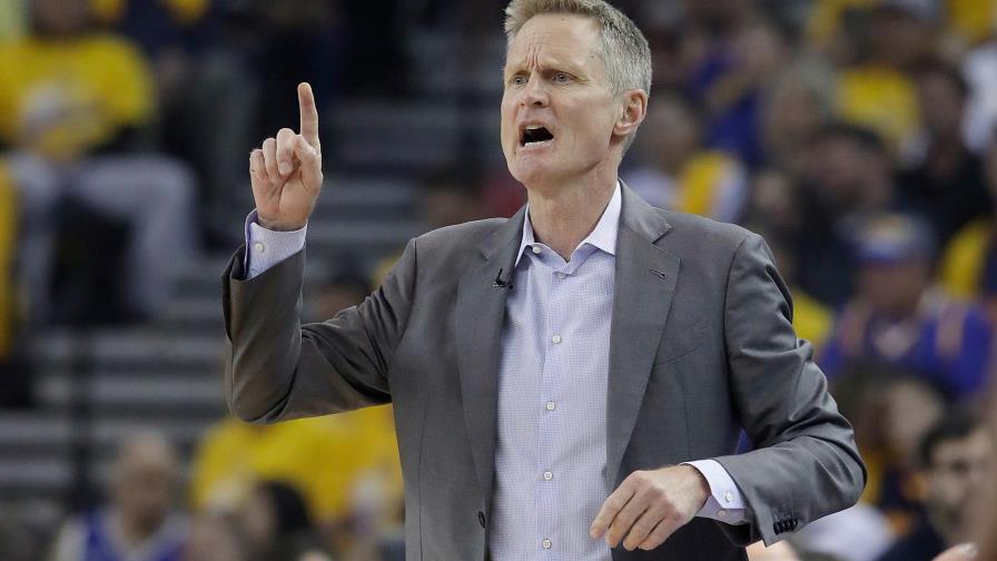 Warriors claman contra Rockets por sus quejas arbitrales