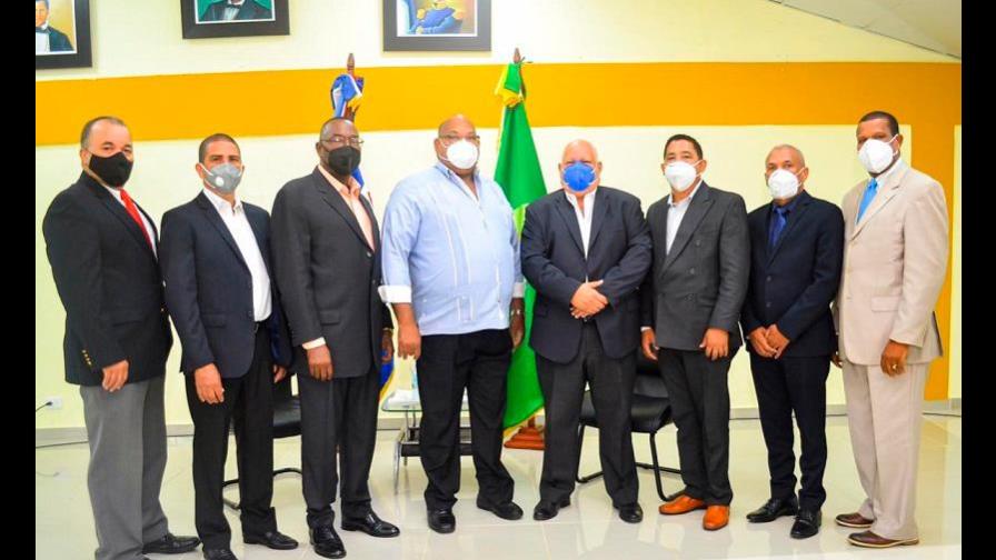 Posesionan a siete subdirectores de la Dirección de Embellecimiento de Carreteras