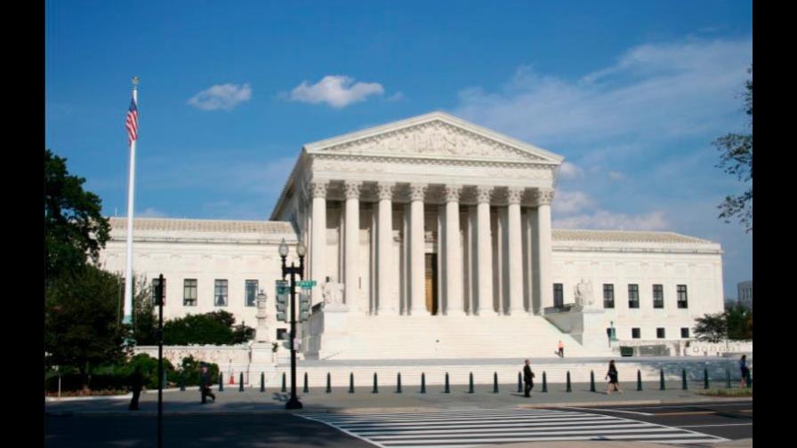 Corte Suprema de EEUU comienza audiencia histórica sobre derechos de gays y trans