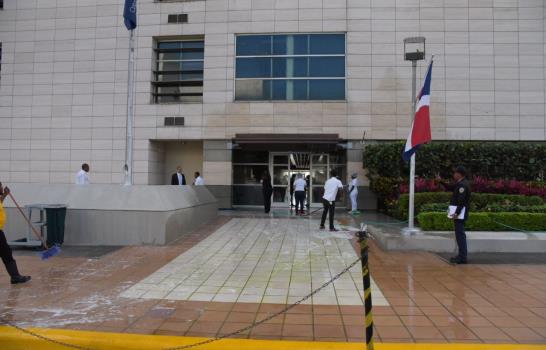 Miembros del FALPO lanzan excrementos a la Suprema Corte Justicia 