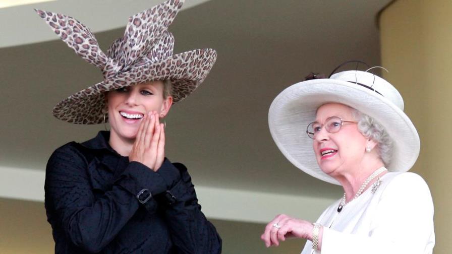 Nieta de la reina Isabel II da a luz en el baño de su casa