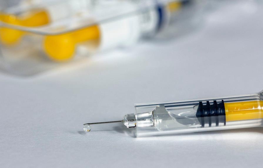 OMS espera los primeros cientos de millones de vacunas anti COVID-19 para fin de año