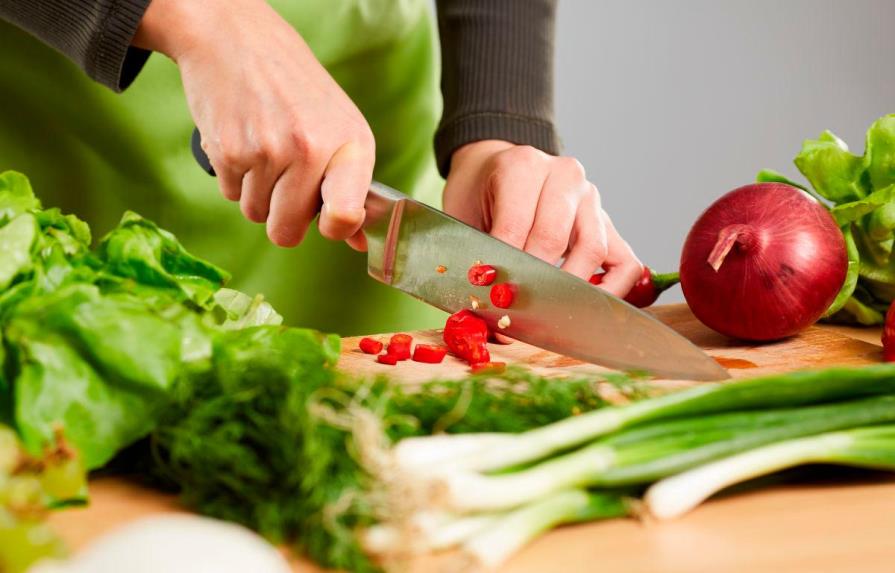 ¿Cómo utilizar de forma correcta tus tablas de cortar alimentos?