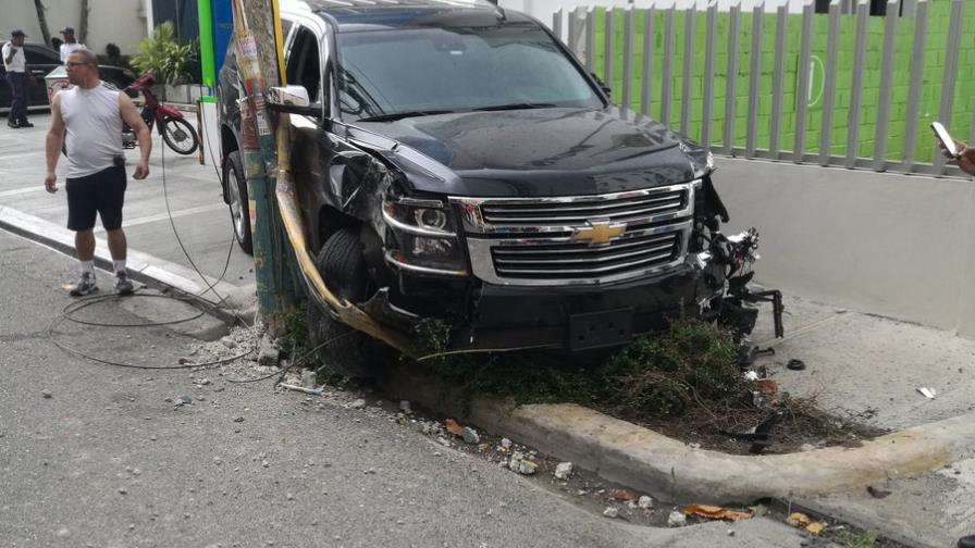 Hombres acusados de asaltar pareja fueron embestidos por una yipeta Hombres acusados de asaltar pareja fueron embestidos por una yipeta