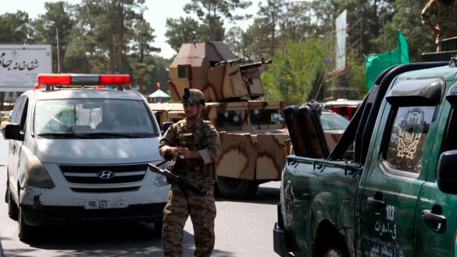 Los talibanes logran el control inédito de dos capitales provinciales afganas