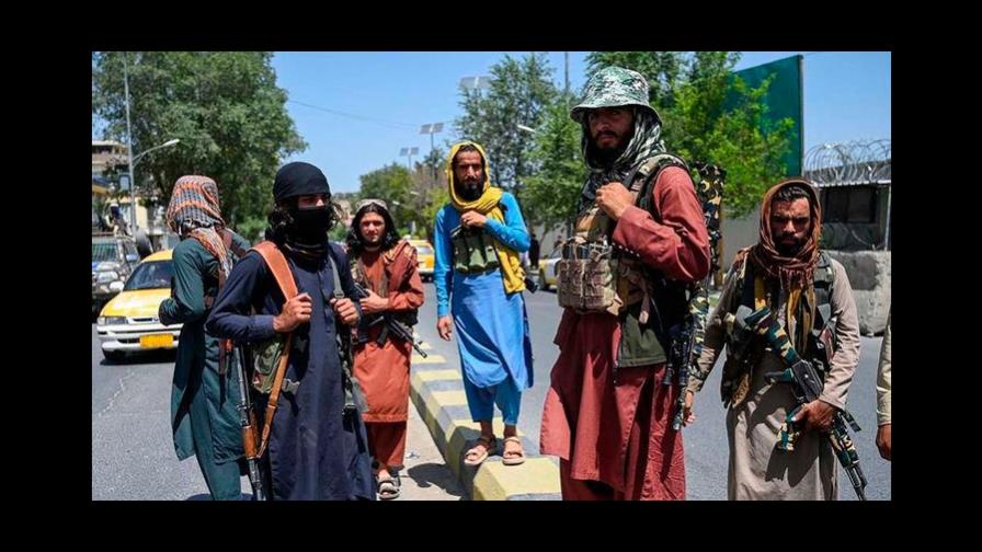 Los talibanes reanudarán la entrega de pasaportes en las provincias afganas