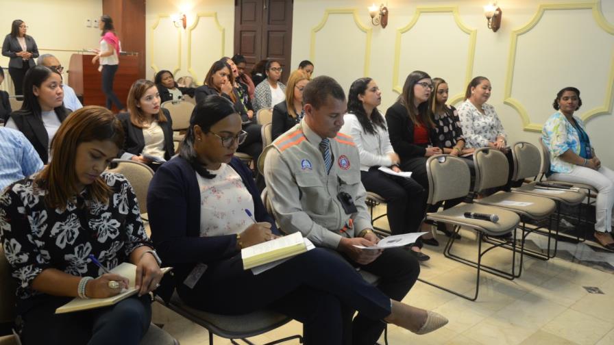 Ministerio Administrativo realiza taller 