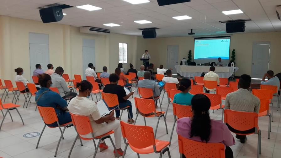 Realizan talleres para capacitar a mipymes de la frontera sobre educación financiera