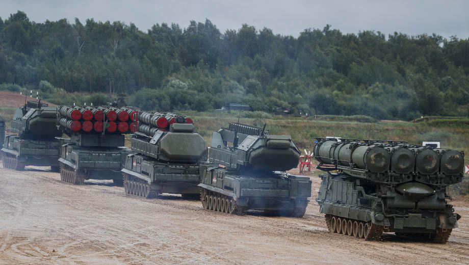 Rusia despliega fuerzas militares para “ejercicios” en su flanco occidental